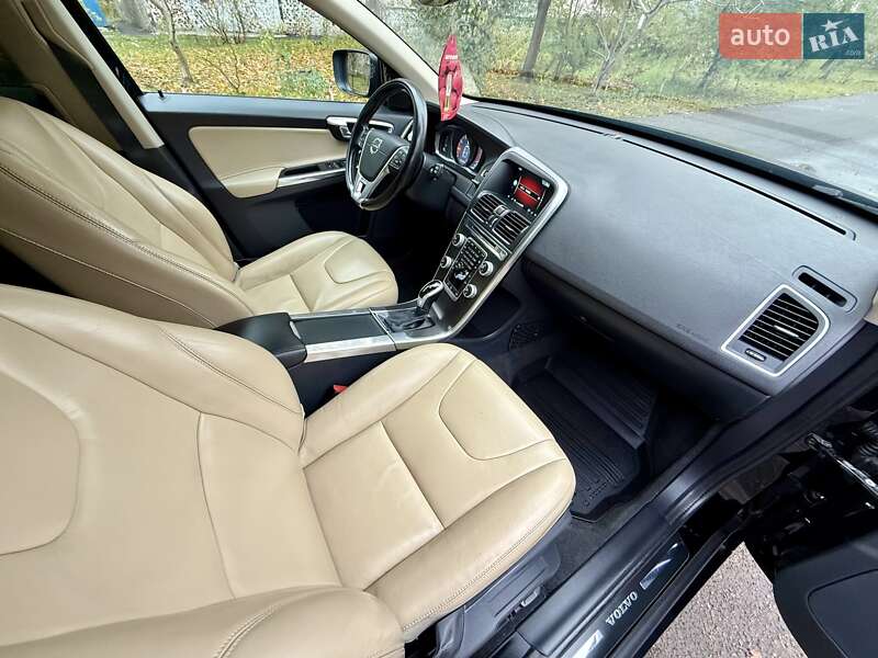Внедорожник / Кроссовер Volvo XC60 2015 в Одессе