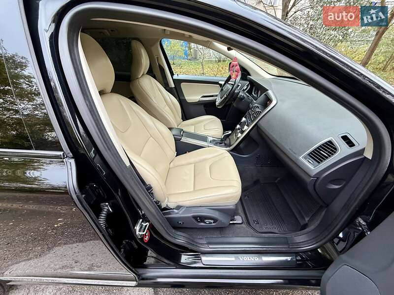 Внедорожник / Кроссовер Volvo XC60 2015 в Одессе
