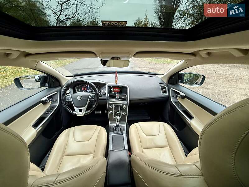Внедорожник / Кроссовер Volvo XC60 2015 в Одессе