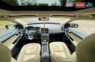 Внедорожник / Кроссовер Volvo XC60 2015 в 