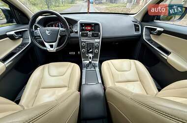 Внедорожник / Кроссовер Volvo XC60 2015 в 