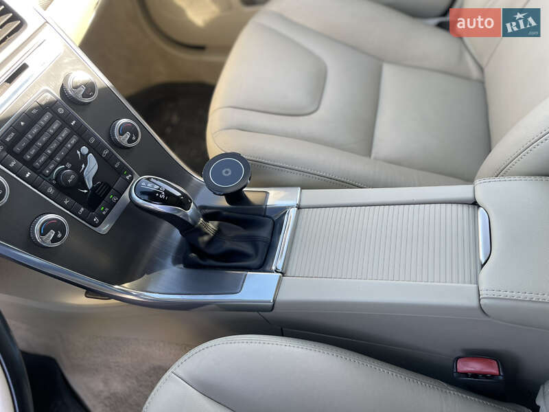 Внедорожник / Кроссовер Volvo XC60 2014 в Львове