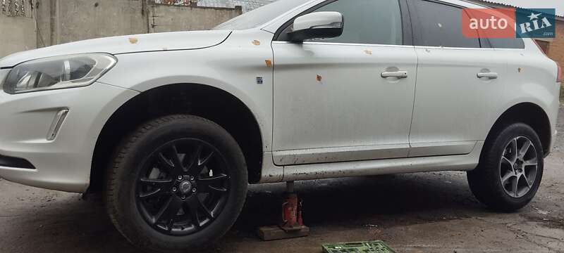 Внедорожник / Кроссовер Volvo XC60 2015 в Баре фото 3 Внедорожник / Кроссовер Volvo XC60 2015 в Баре