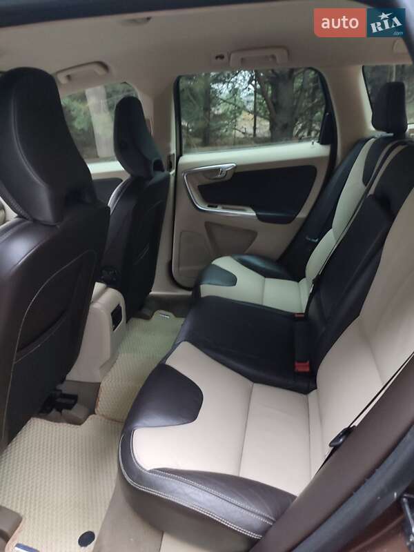 Внедорожник / Кроссовер Volvo XC60 2012 в Светловодске