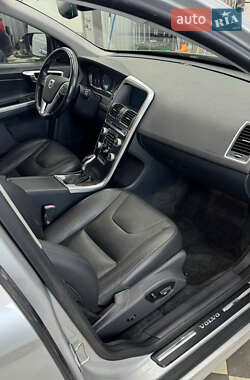 Внедорожник / Кроссовер Volvo XC60 2015 в 