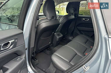 Позашляховик / Кросовер Volvo XC60 2023 в 