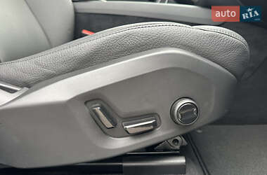 Позашляховик / Кросовер Volvo XC60 2023 в 