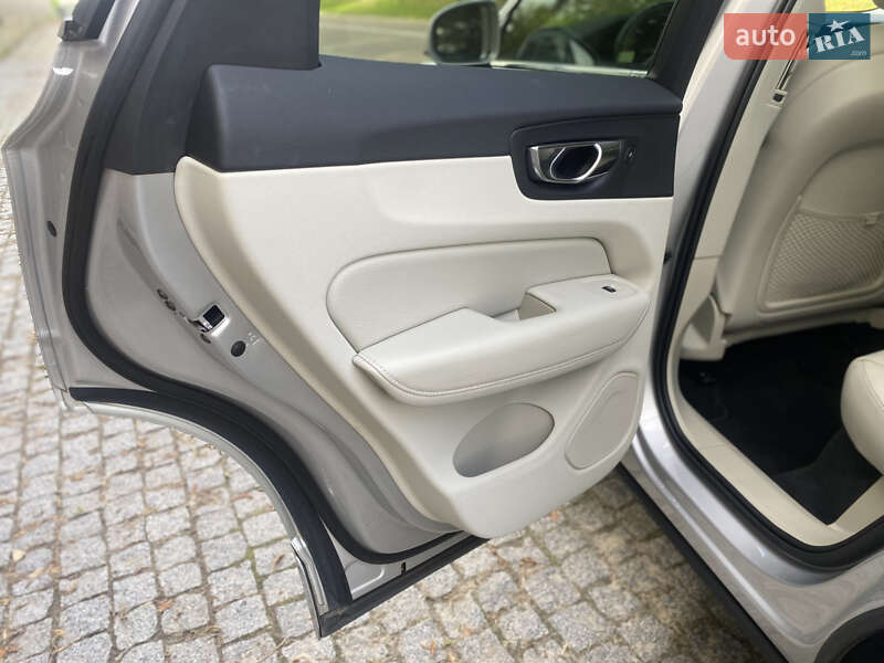 Внедорожник / Кроссовер Volvo XC60 2018 в Львове фото 18 Внедорожник / Кроссовер Volvo XC60 2018 в Львове