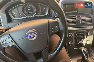 Внедорожник / Кроссовер Volvo XC60 2013 в 