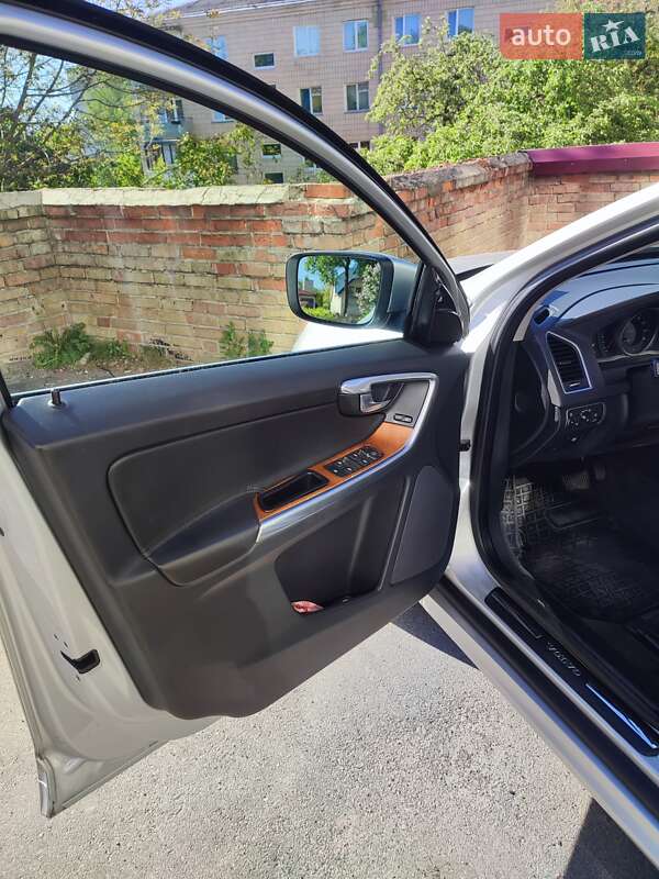 Внедорожник / Кроссовер Volvo XC60 2016 в Ровно фото 21 Внедорожник / Кроссовер Volvo XC60 2016 в Ровно