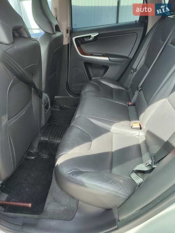 Внедорожник / Кроссовер Volvo XC60 2016 в Ровно фото 31 Внедорожник / Кроссовер Volvo XC60 2016 в Ровно