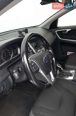Внедорожник / Кроссовер Volvo XC60 2014 в 