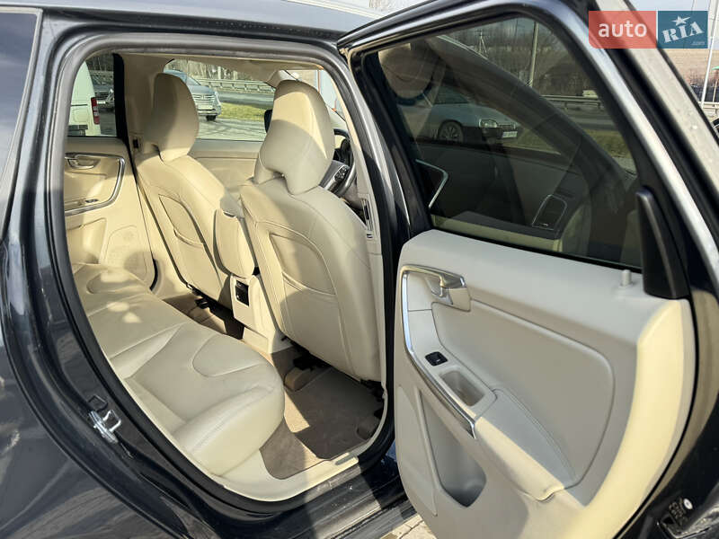 Внедорожник / Кроссовер Volvo XC60 2014 в Тернополе