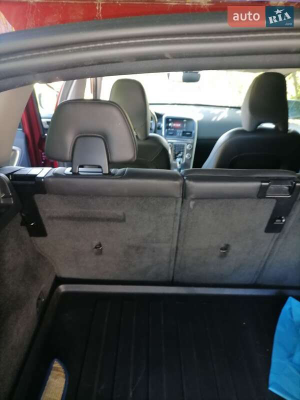 Позашляховик / Кросовер Volvo XC60 2015 в Києві