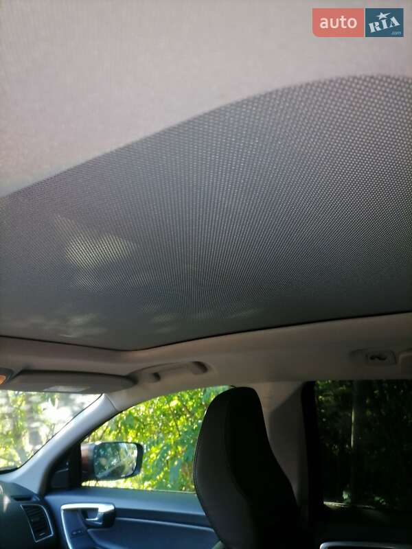 Позашляховик / Кросовер Volvo XC60 2015 в Києві