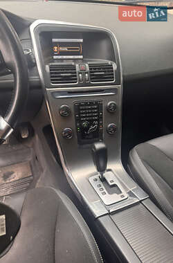 Внедорожник / Кроссовер Volvo XC60 2012 в 