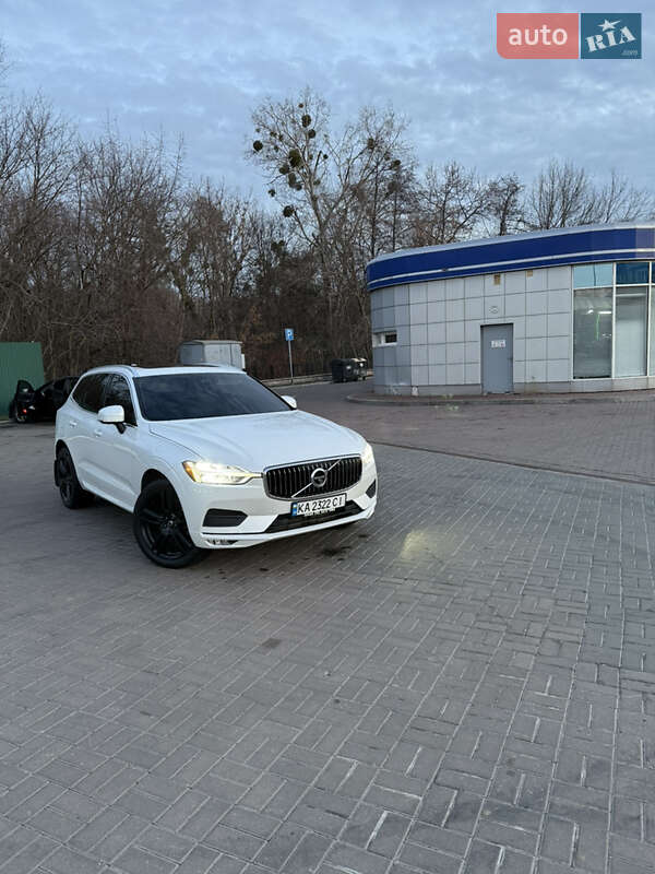Внедорожник / Кроссовер Volvo XC60 2021 в Киеве