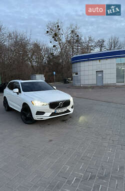 Внедорожник / Кроссовер Volvo XC60 2021 в 