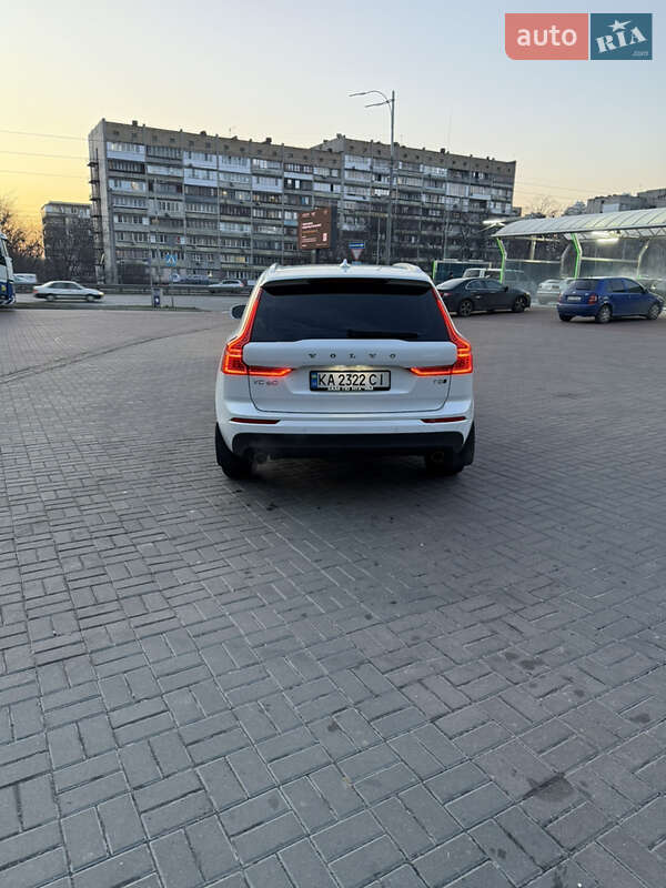 Внедорожник / Кроссовер Volvo XC60 2021 в Киеве