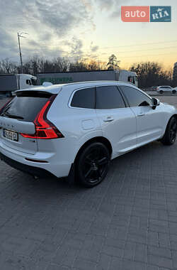 Внедорожник / Кроссовер Volvo XC60 2021 в 