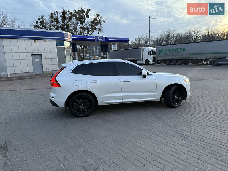 Внедорожник / Кроссовер Volvo XC60 2021 в Киеве