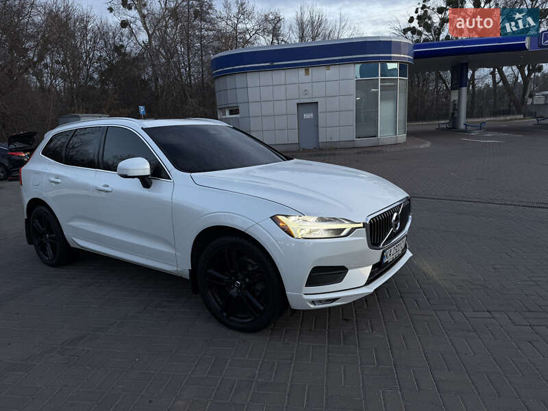 Внедорожник / Кроссовер Volvo XC60 2021 в Киеве