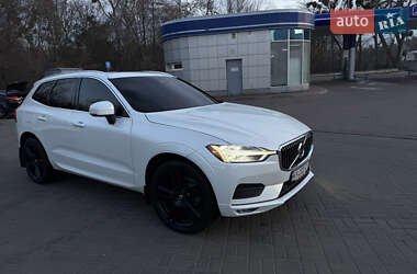 Внедорожник / Кроссовер Volvo XC60 2021 в 
