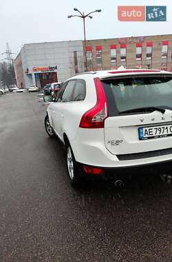 Внедорожник / Кроссовер Volvo XC60 2012 в 