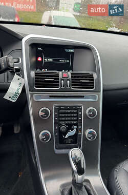 Внедорожник / Кроссовер Volvo XC60 2015 в 