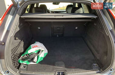 Внедорожник / Кроссовер Volvo XC60 2021 в 