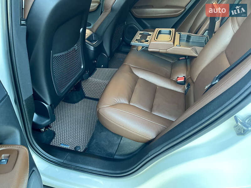 Внедорожник / Кроссовер Volvo XC60 2018 в Казатине