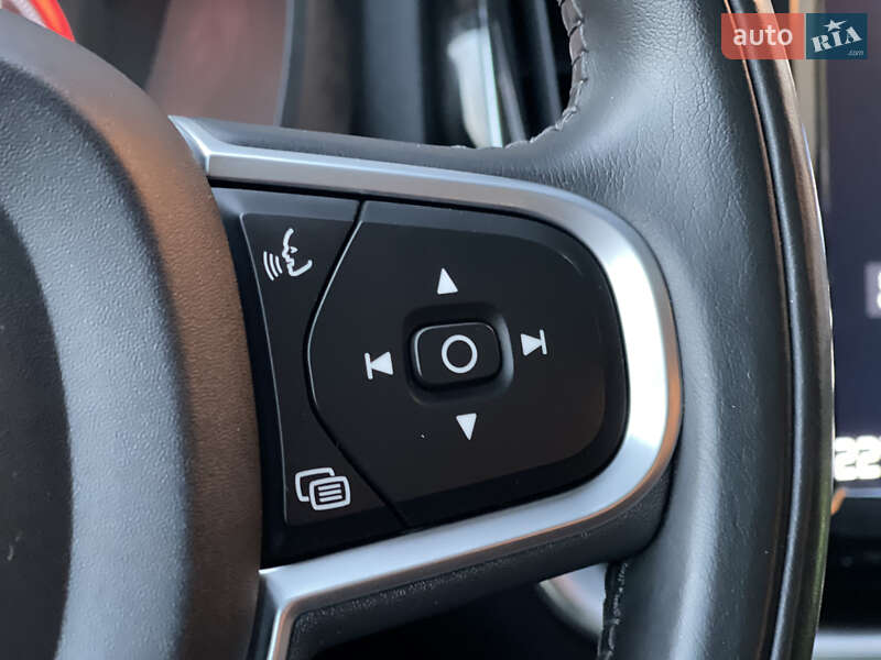 Внедорожник / Кроссовер Volvo XC60 2018 в Казатине