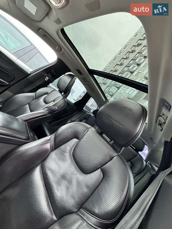 Внедорожник / Кроссовер Volvo XC60 2017 в Киеве