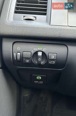 Внедорожник / Кроссовер Volvo XC60 2013 в 