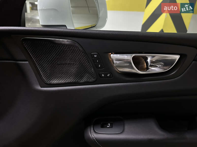 Внедорожник / Кроссовер Volvo XC60 2022 в Одессе