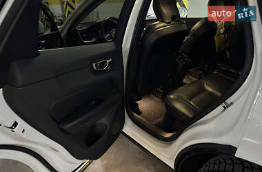 Внедорожник / Кроссовер Volvo XC60 2022 в 