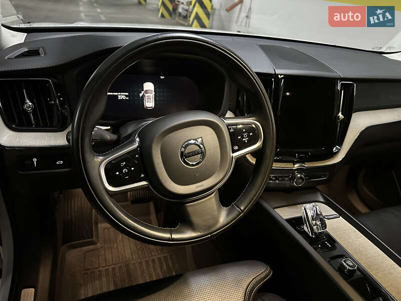Внедорожник / Кроссовер Volvo XC60 2022 в Одессе