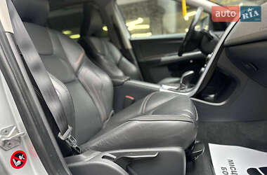 Внедорожник / Кроссовер Volvo XC60 2015 в 