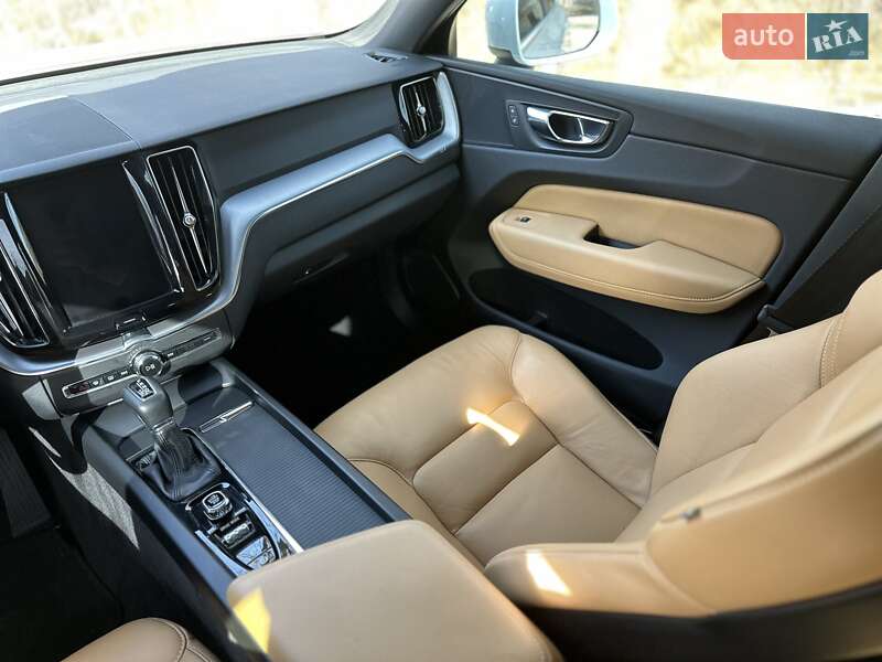 Внедорожник / Кроссовер Volvo XC60 2020 в Львове