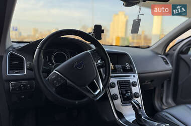 Внедорожник / Кроссовер Volvo XC60 2017 в 