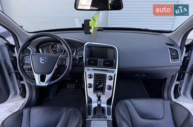Внедорожник / Кроссовер Volvo XC60 2017 в 