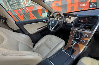 Позашляховик / Кросовер Volvo XC60 2016 в 