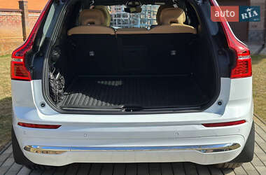 Внедорожник / Кроссовер Volvo XC60 2023 в 
