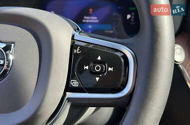 Внедорожник / Кроссовер Volvo XC60 2023 в 
