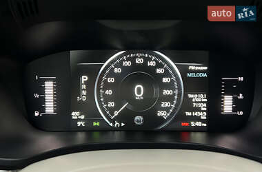Позашляховик / Кросовер Volvo XC60 2019 в 