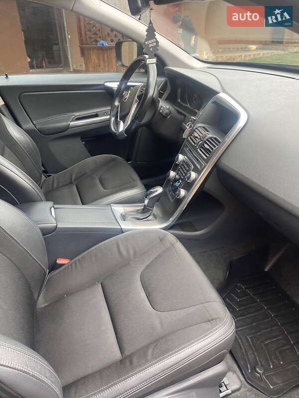 Внедорожник / Кроссовер Volvo XC60 2015 в Мукачево