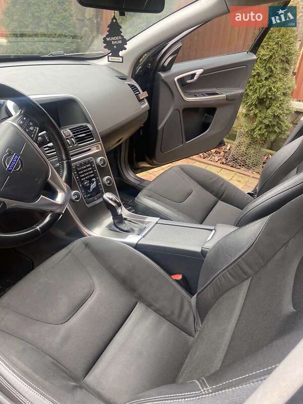 Внедорожник / Кроссовер Volvo XC60 2015 в Мукачево