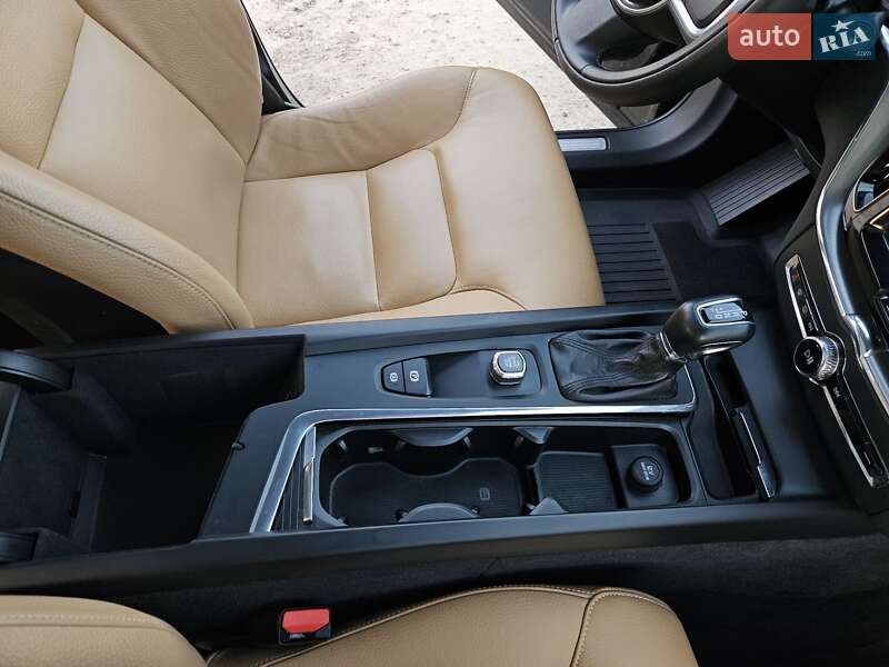 Внедорожник / Кроссовер Volvo XC60 2018 в Бучаче