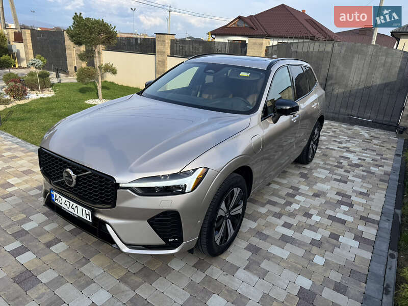 Внедорожник / Кроссовер Volvo XC60 2024 в Ужгороде