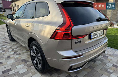 Позашляховик / Кросовер Volvo XC60 2024 в 